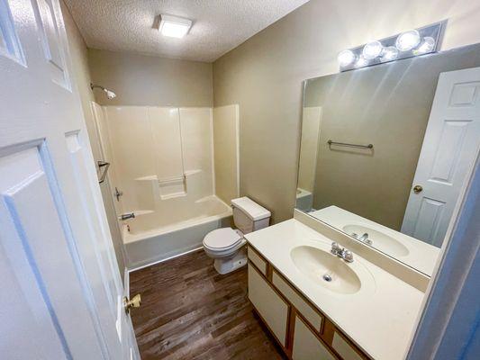 Main bathroom https://tmblr.co/ZYg96bfWLgFoKe00