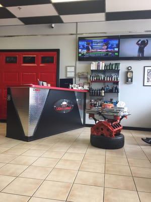 Ladies Garage Haircuts for Men