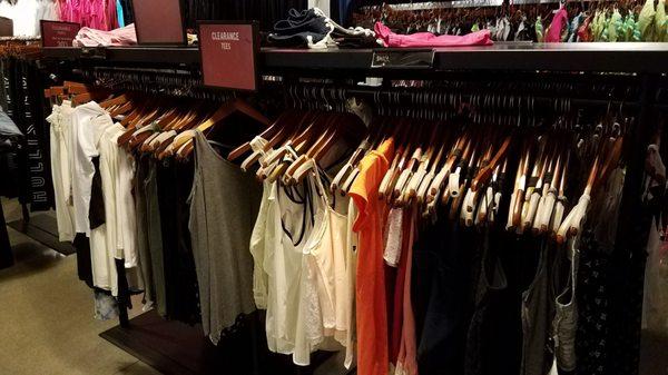 Hollister Outlet