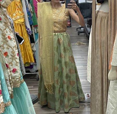 Lehenga skirt, top, shawl