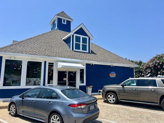 The old Tommy's is now Shane's!