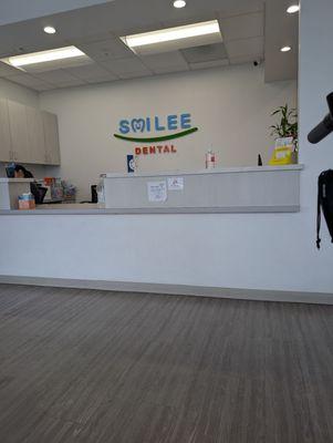 Smilee Dental