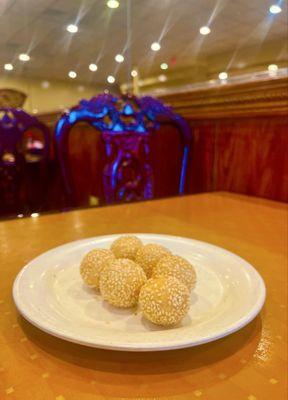Sesame balls fill with red bean