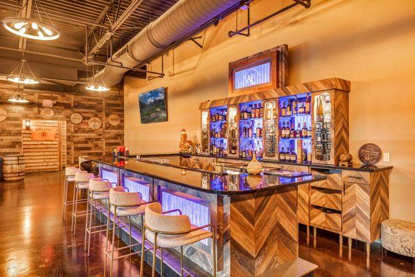 Ayras Liquor & Cigar Oak Creek