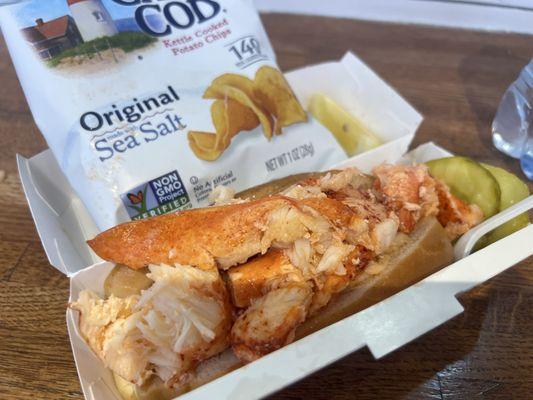 Jumbo Connecticut roll