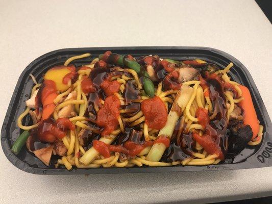 Yakisoba noodles with veggies and cicken
