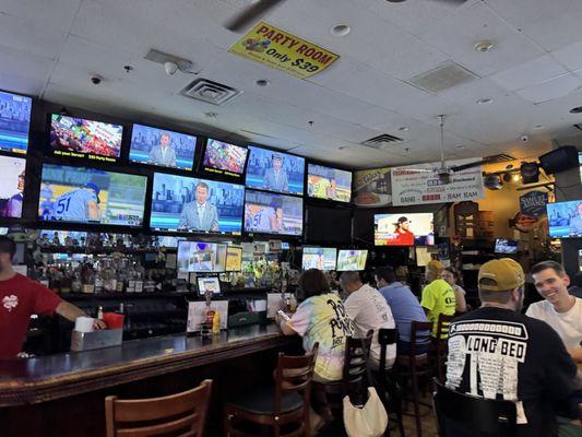 Mickey's Bar and Grill
