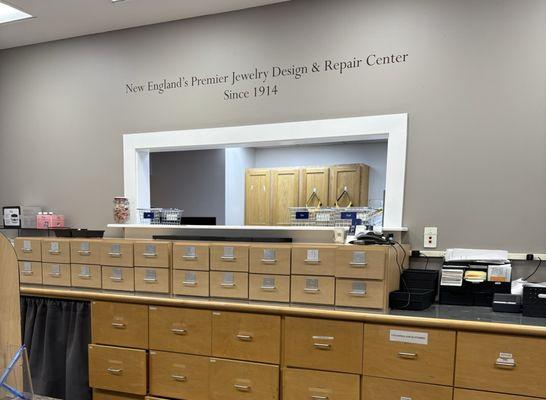 Day's Jewelers | South Portland, ME