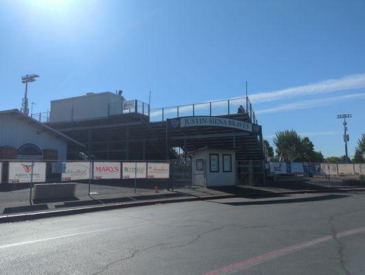 Justin-Siena High School