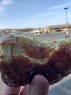 4.13.22 Apple fritter. Sooo goood... This one's for you Denise ;-)) nomz nomz nomz...