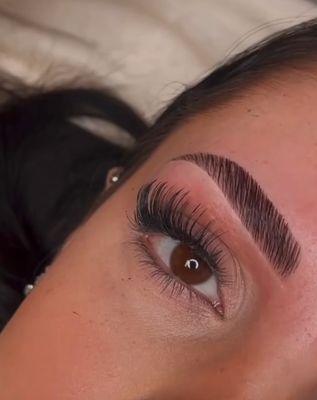 Best threading salon 10/10 recomended this place they are amazing and talented I'm so happy with my eyebrows.