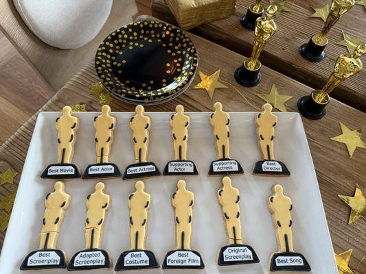 8 of 12 broken cookies