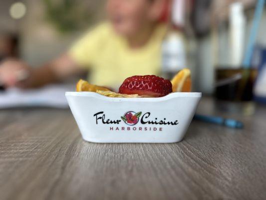 Kids Mac and Cheese with a side of fruit.