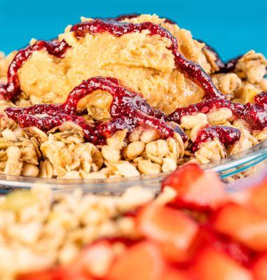 PB&J Bowl w/ freshly ground peanut butter