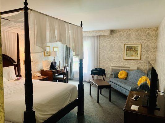 The Farmington Inn & Suites