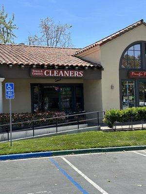 Town & Country One Hour Cleaners
