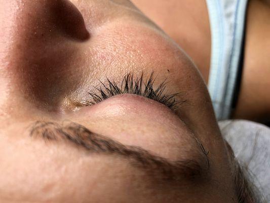 Healthy lashes after a lash extension removal! Her natural lashes remained long ,and healthy!