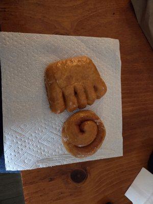 Mom's Donuts & Ice Cream