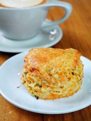 CHEDDAR & CHIVE BISCUIT