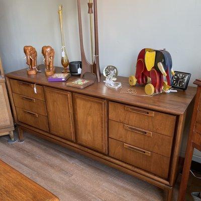 Oma's Antique Emporium