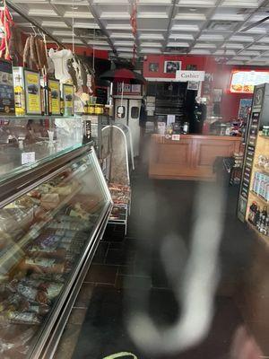 My pre-paid pick up time was between three and four. Paid in advance. Arrived 3:10. Place was locked up.!!