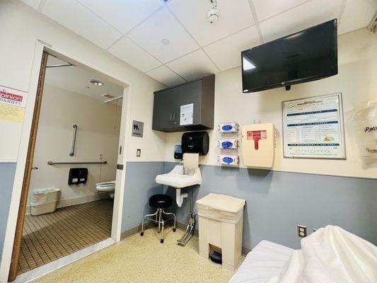 Room 13 ER - private bathroom w/shower - no you can't request which room you get and this isn't the standard but it was a nice room!