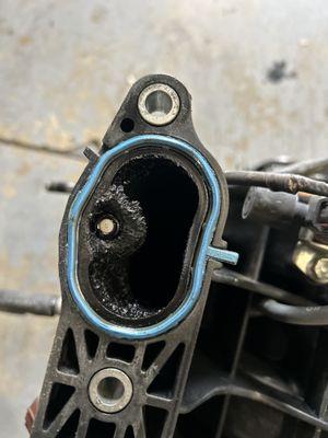 Since valve guide is broken, valve won't close, and melting the intake.