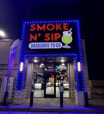 Discover Your New Favorite Spot at Smoke & Sip! Looking for the perfect place to unwind and enjoy your favorite indulgences? Look no futher!