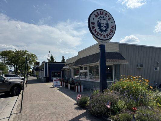 Alice's Kandy & Korn