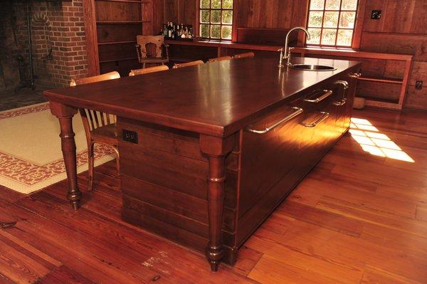 Mekkelek Custom Woodwork & Cabinetry