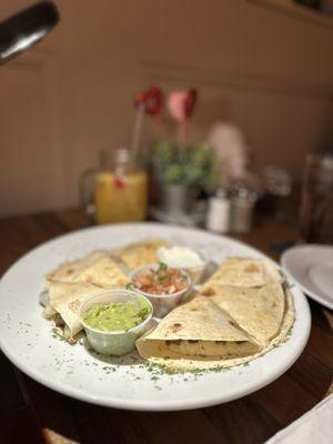 Quesadillas de Carne Plate