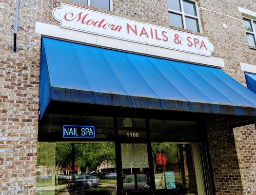 Modern Nails and Spa