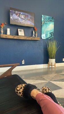 The Lobby is comfy. While they clean the inside of your ride!