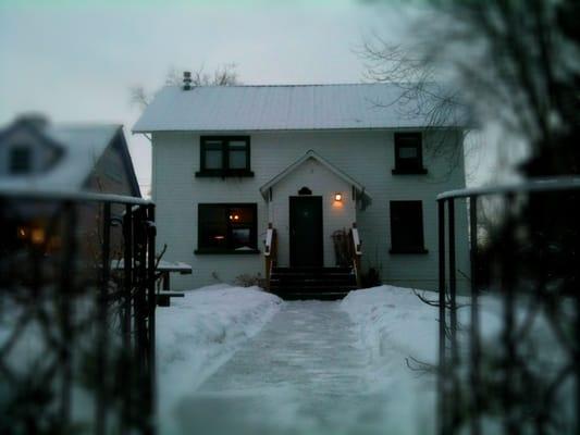 Vintage cozy charm & warm hospitality at the Oscar Gill house