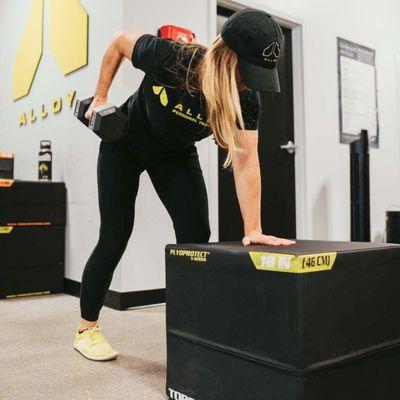 Looking to get stronger, leaner, and more energized--without wasting time on confusing workouts or extreme diets?...