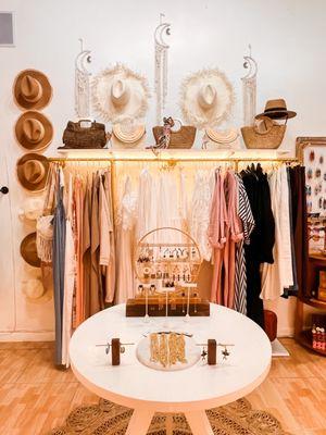 women's clothing
boho style
jewelry
hats