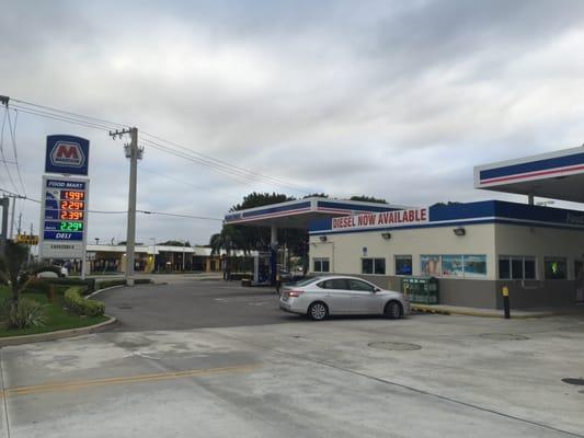 The gas station hides a secret weapon: delicious authentic Cuban food!