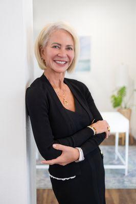 Frances Whitney-Schultz - MLS Luxury Group -KW Heritage