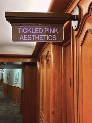 How adorable is this cute LED sign outside the hallway? Everyone else has white or no sign.