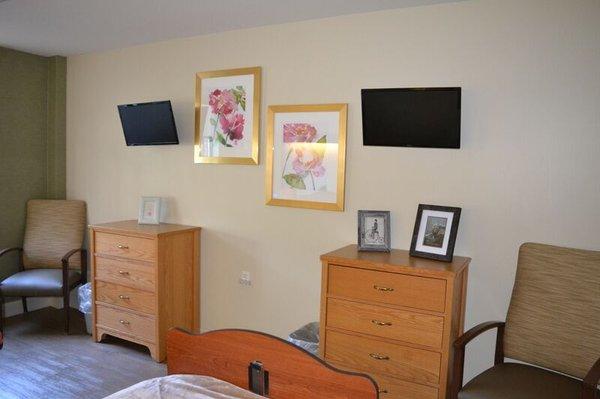 Our Private and Semi-Private Patient Rooms offer Free DIRECT-TV on our Flat-screen, Televisions, Free Wi-Fi & Free Telephone Service.
