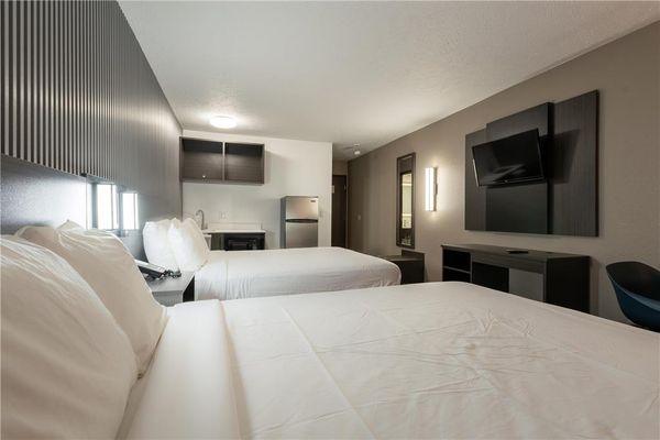 Studio Limon CO queen beds