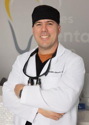 Dr. Giraldo Alfonso brings over 25 years of experience in dental care, specializing in oral surgery, implantology, and prosthodontics.