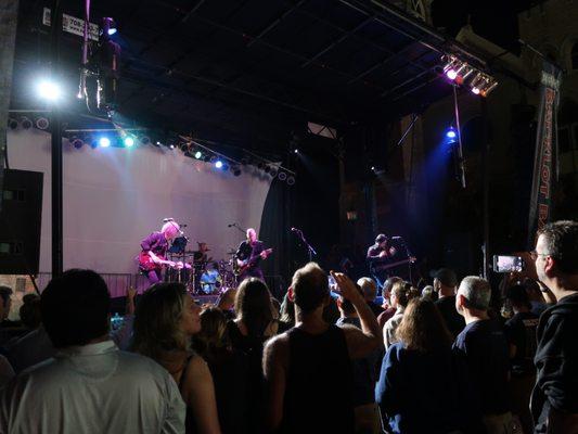 8-27-2022, alt-rock band Vertical Horizon on the main stage.