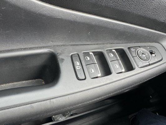 Even more dirt (drivers side panel)