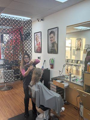 Glamorous Cuts Rosalinda & Yahya