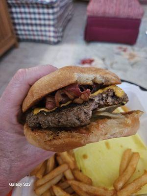 Bacon cheeseburger