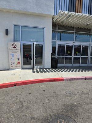 Welcome to Belen's Perfume, where we believe in the power of fragrance to elevate your self-esteem and confidence.