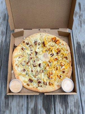 Half Chicken Alfredo Half Buffalo Mac N Cheese SO YUM