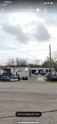 Be careful if you go to this shop, the owner is lire and not professional, they are scammers.