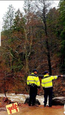 Surveying rising creek ..Our road less traveled Road Tripp'n #AZ #Sedona #mustsee #walkinbeauty #stunningbeauty #EyeShotImageArt 01/19